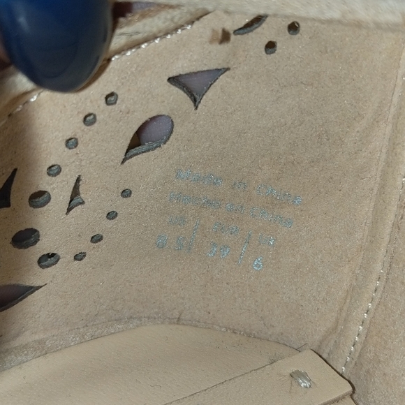 Aldo pointed beige tan heels size 8.5 - Picture 2 of 4